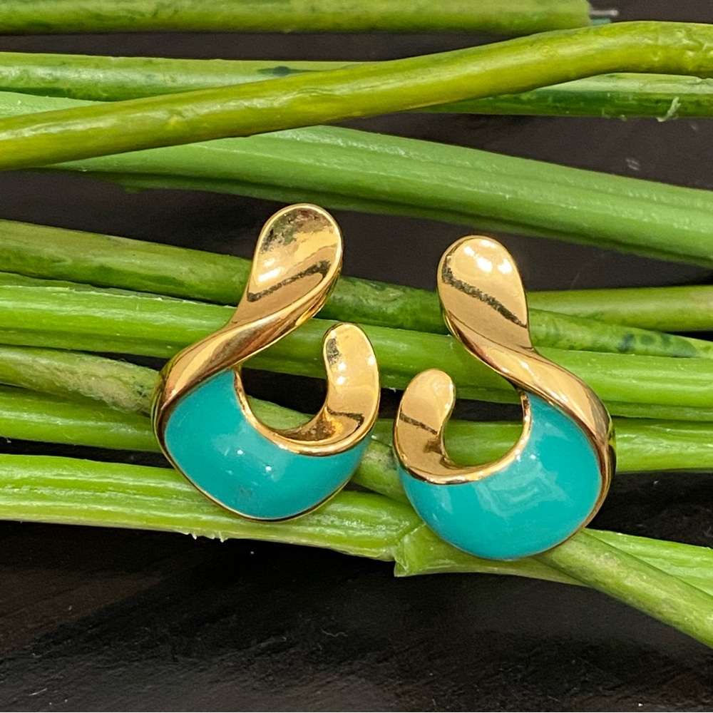 Vintage 90’s AVON “Hint of Color” Surgical Steel Post Turquoise Enamel Earrings